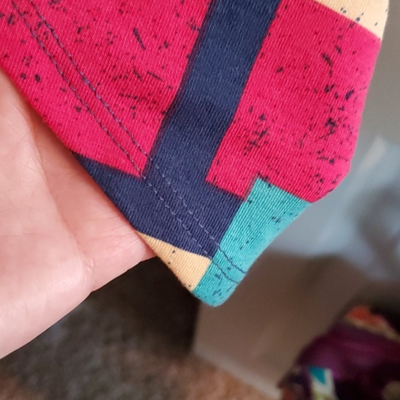 🌷🌷  LuLaRoe Classic tee S - Picture 5 of 6